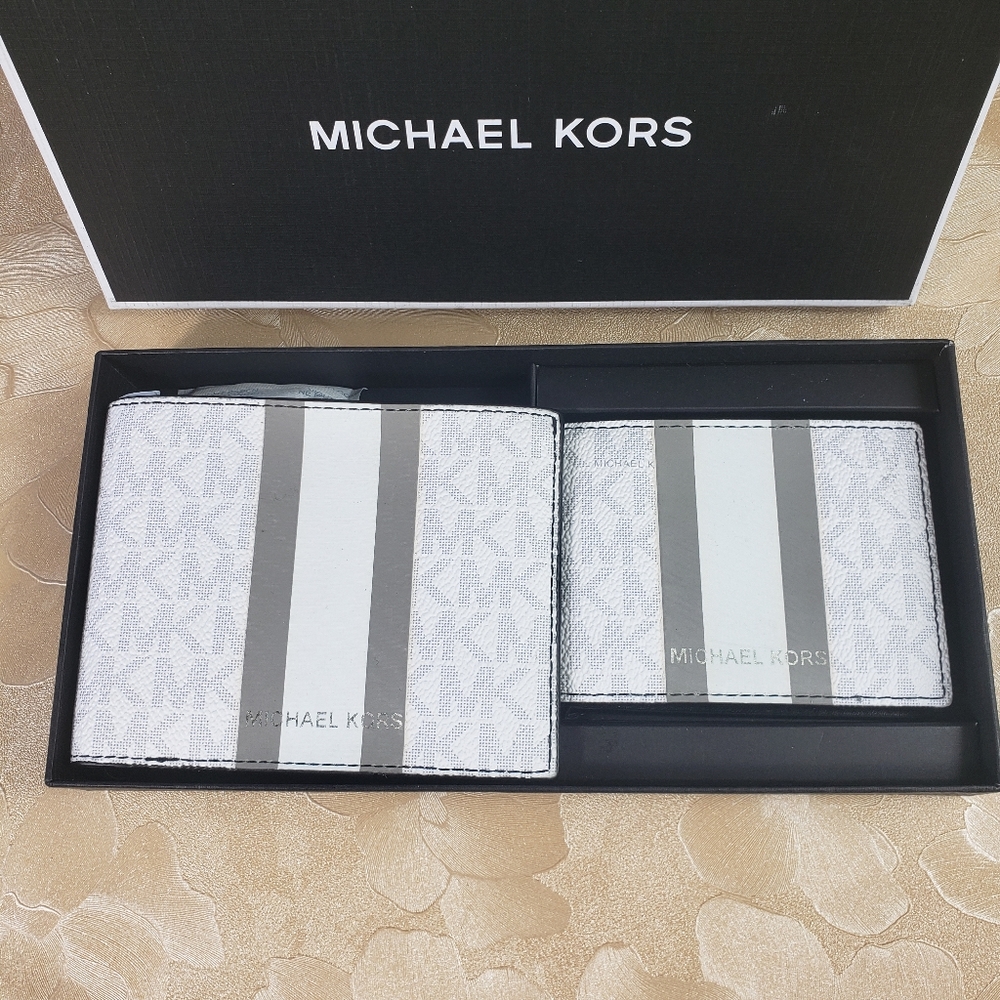 Michael kor men 3 in 1 wallet giffting box white grey